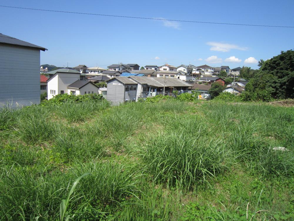 Local land photo. Located in a quiet residential area. 