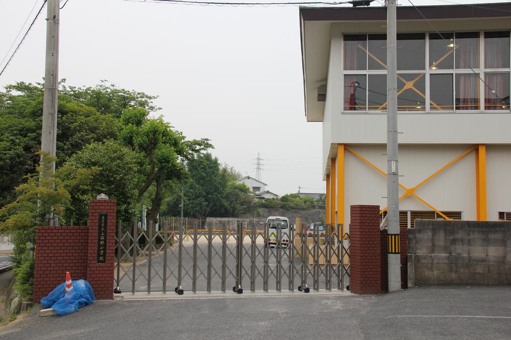 Primary school. Nogata stand Kamiton'no to elementary school 863m