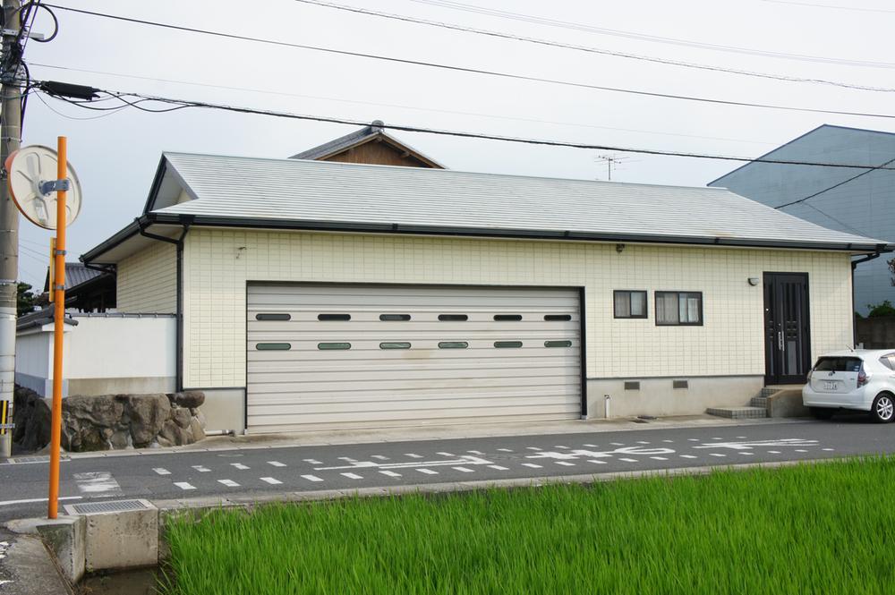 Other. Atelier + garage (parallel three available)