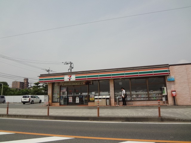 Convenience store. Seven-Eleven Ogori Undokoenmae store (convenience store) to 200m