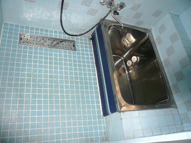 Bathroom. Indoor (April 2013) Shooting
