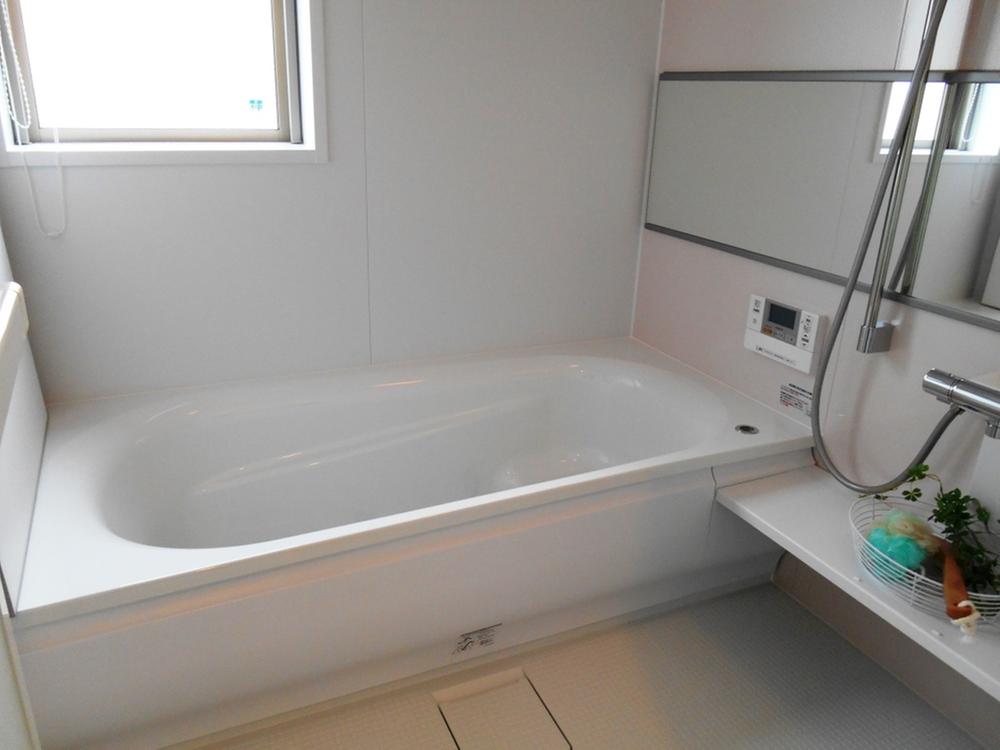 Same specifications photo (bathroom). Sale completed property (bathroom)