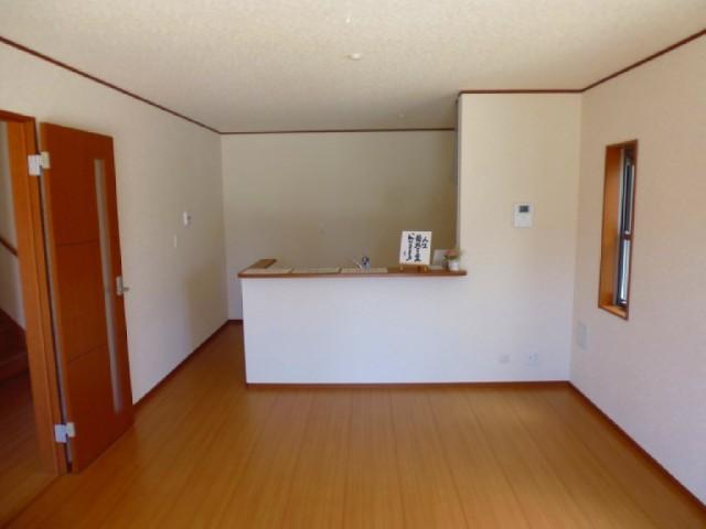 Living. Image of the same specification (reference photograph)