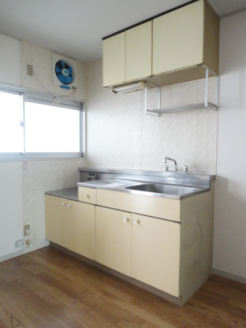 Kitchen. Two-burner stove is can be installed! ! 