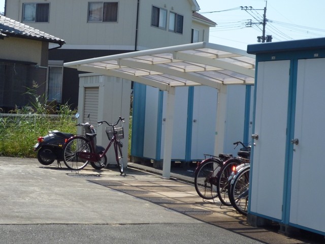 Building appearance. Bicycle-parking space