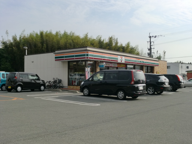 Convenience store. 650m to Seven-Eleven Omuta Tachibanamise (convenience store)