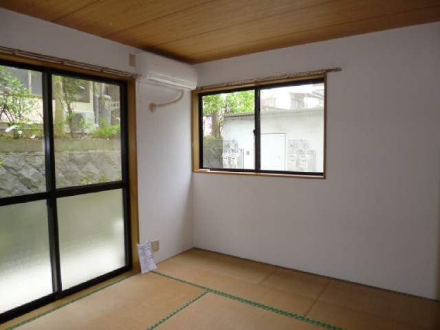 Other room space. Air conditioning new