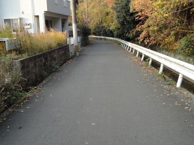 Local photos, including front road. An 8-minute walk from JR Higashimizumaki Station! 