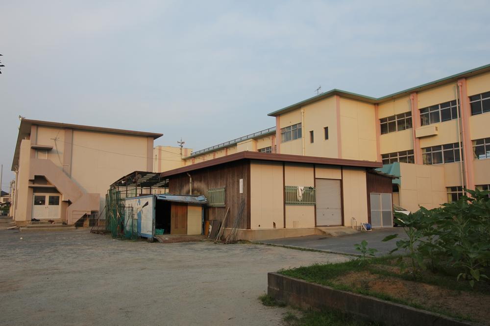 Primary school. Mizumaki stand Isaza to elementary school 512m
