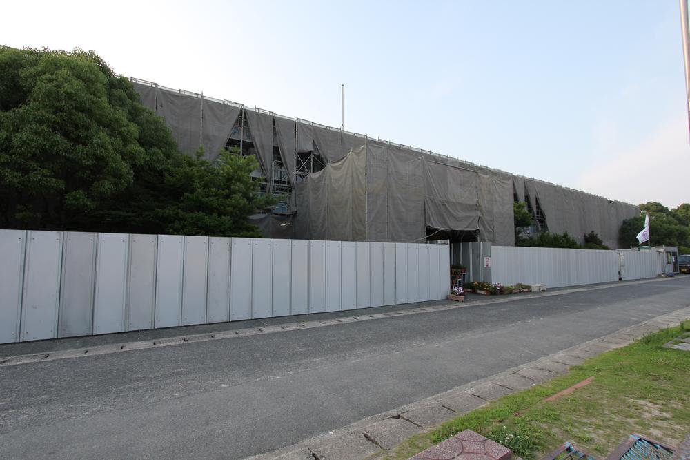 Primary school. Mizumaki 981m to stand Yoshida Elementary School