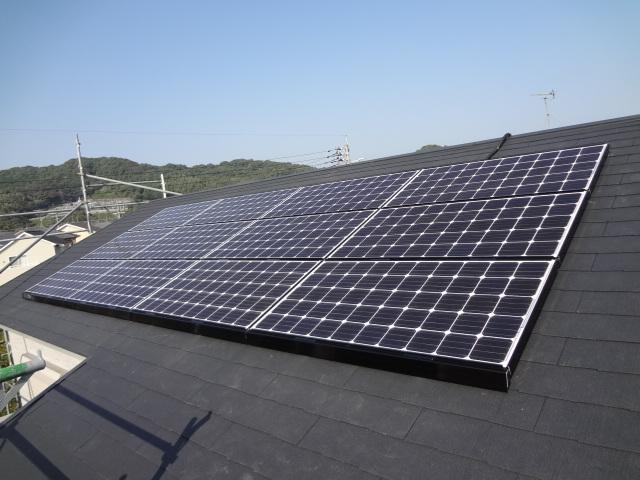 Model house photo. 2600w Solar power system