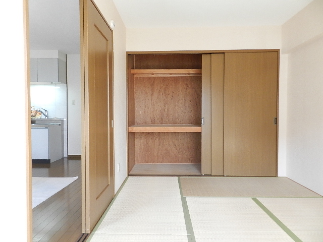 Other room space. Japanese-style room 6 tatami Closet broad