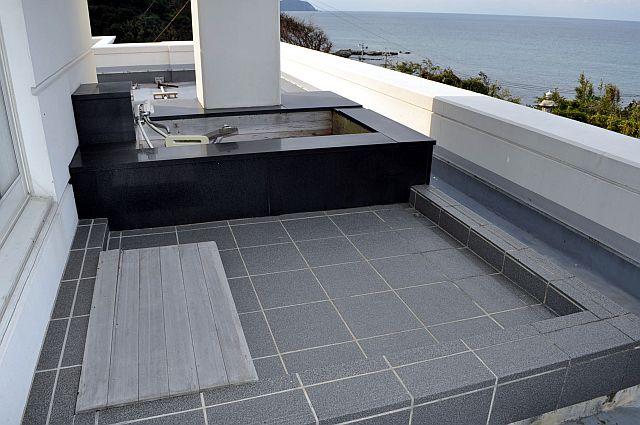 Bathroom. Stall bath on the roof balcony! 