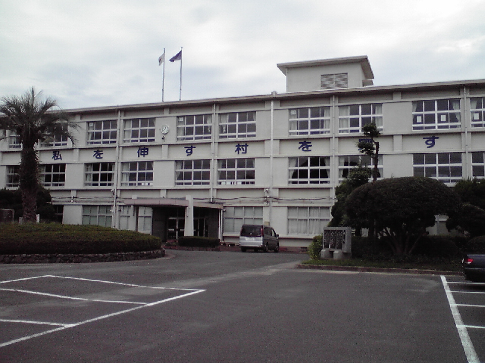 Junior high school. Okagaki stand Okagaki junior high school (junior high school) up to 880m