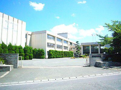Junior high school. Okagaki stand Okagaki 1432m to East Junior High School
