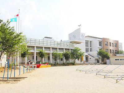Primary school. Okagaki 1112m to stand Yamada Elementary School
