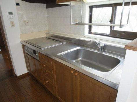 Kitchen. Face-to-face system Kitchen!