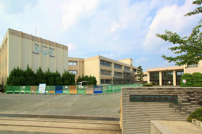 Junior high school. Okagaki 1427m to the East Junior High School
