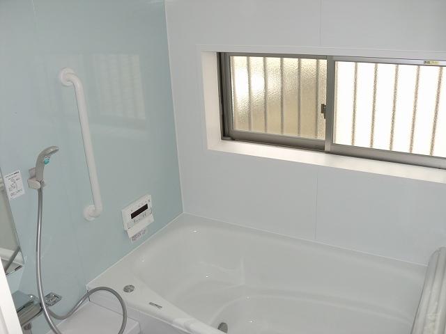 Same specifications photo (bathroom). There is a window in the bathroom! Reheating, Possible heat insulation! (Same specifications photo)