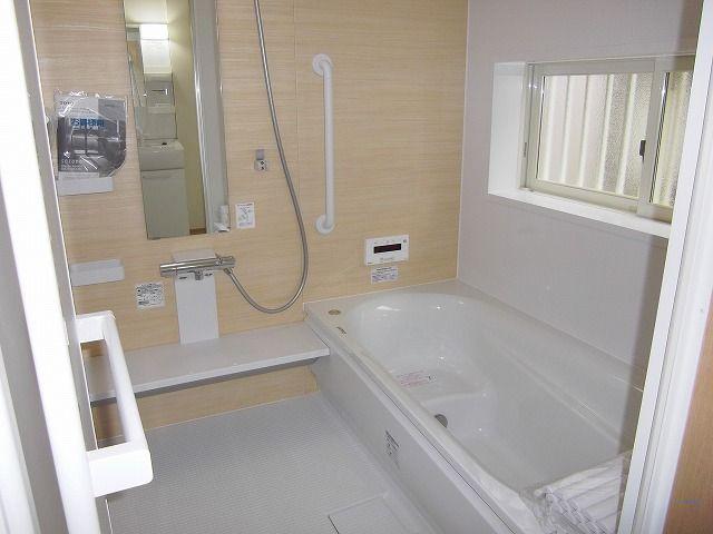 Same specifications photo (bathroom)