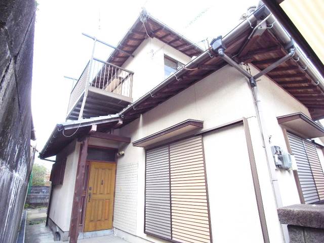 Building appearance. JR ・ It is a good location that can be used in Nishitetsu double