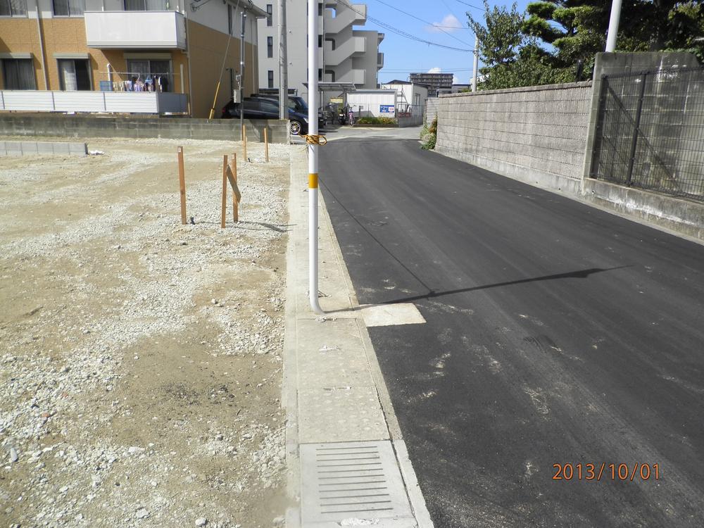 Local photos, including front road. Ōnojō city road