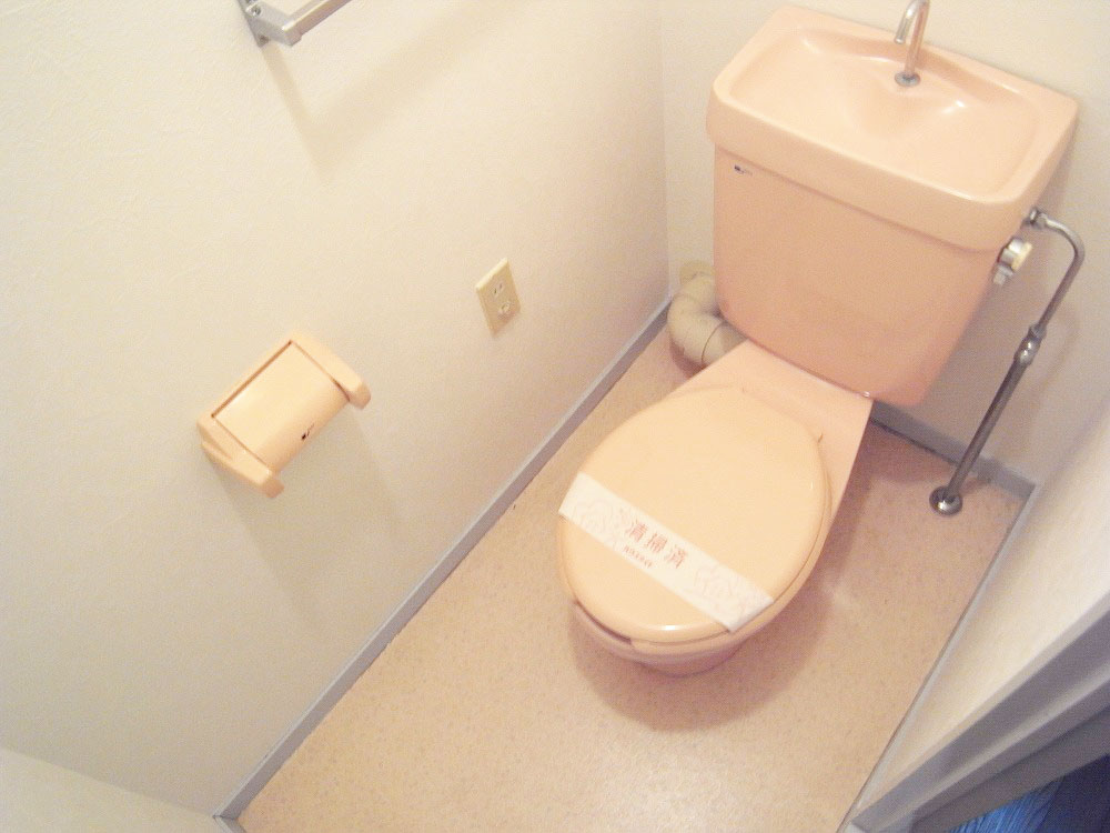 Toilet. Mobile phones and manga ・ Magazine of bringing in OK