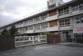 Primary school. Ori to elementary school (elementary school) 660m
