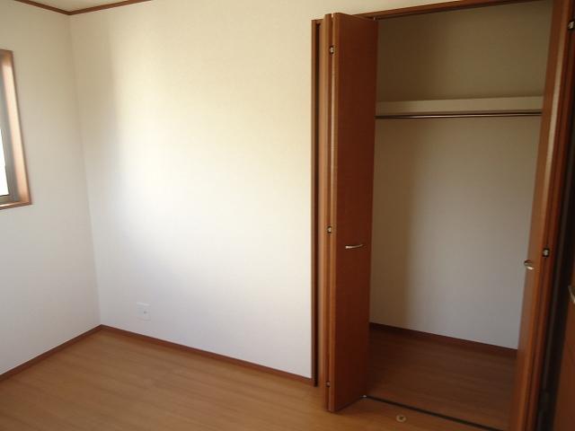 Same specifications photos (Other introspection). There all rooms housed! (Same specifications photo)