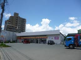 Convenience store. Daily Yamazaki Fukuoka Shimoori store up (convenience store) 572m