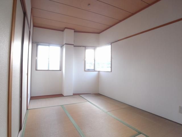 Other room space. Renovation scheduled for Western-style.