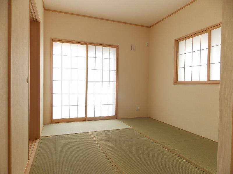 Other introspection. Spacious bright Japanese-style room (^ _ ^) v