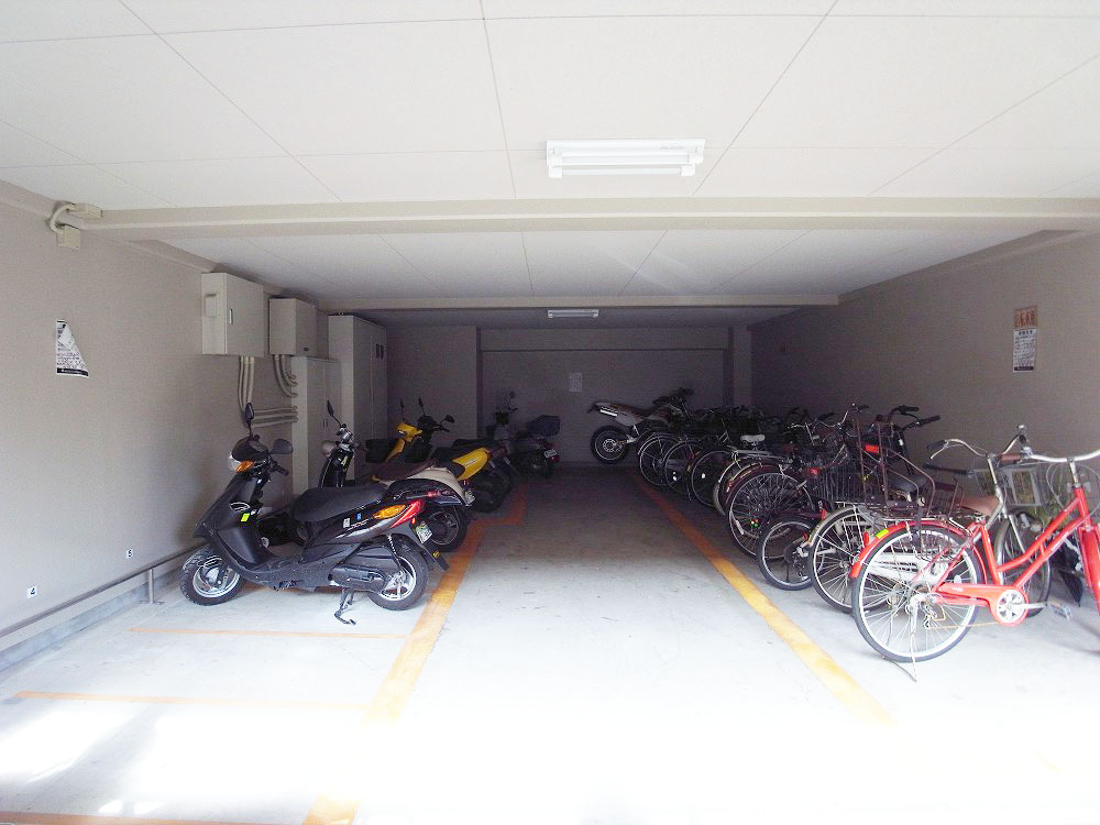 Other common areas. On-site bicycle parking lot of undercover type prevent the rain
