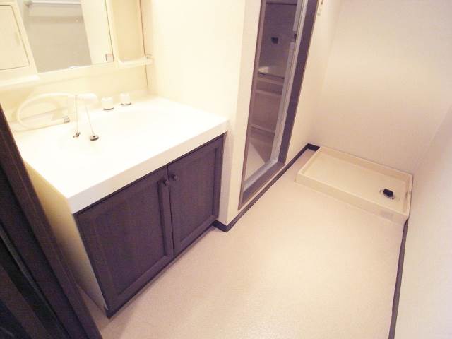 Washroom. Firm independent basin dressing room equipped
