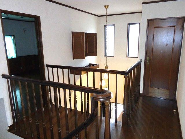Other introspection. 2nd floor hall
