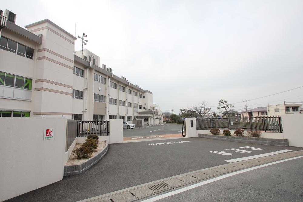 Primary school. Ōnojō stand Onohigashi to elementary school 730m