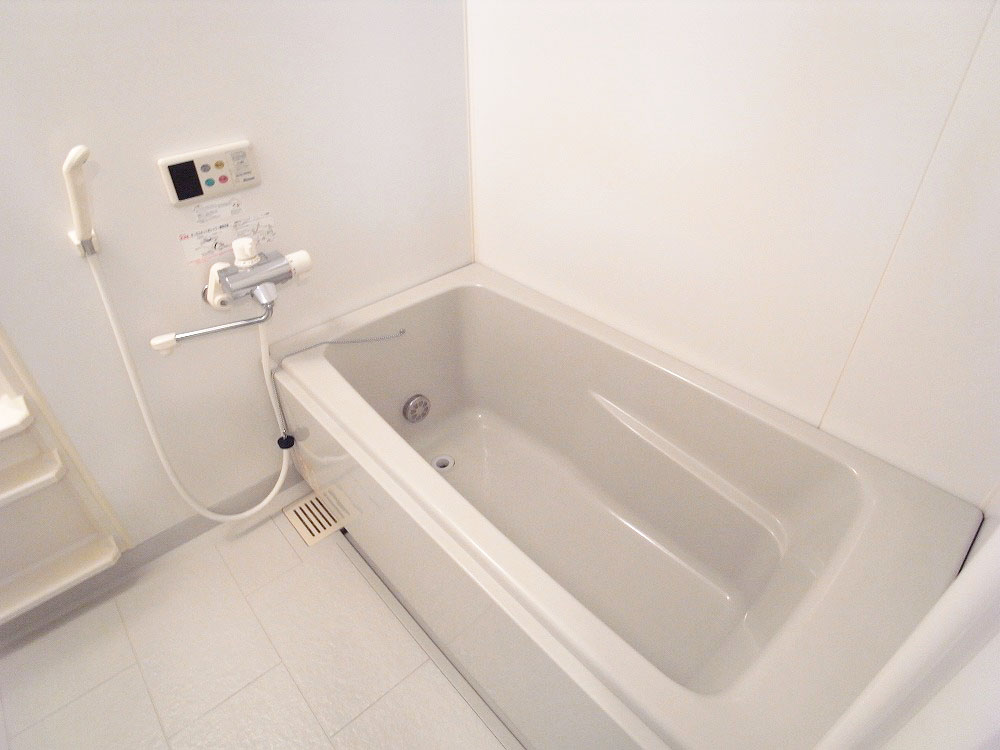 Bath. Convenient reheating function Moreover Thermo faucet