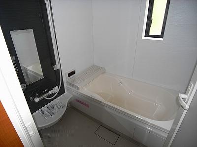 Bathroom. ※ The photograph is a property of the same manufacturer and construction.
