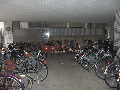 Other common areas. There is large-scale bicycle parking on site