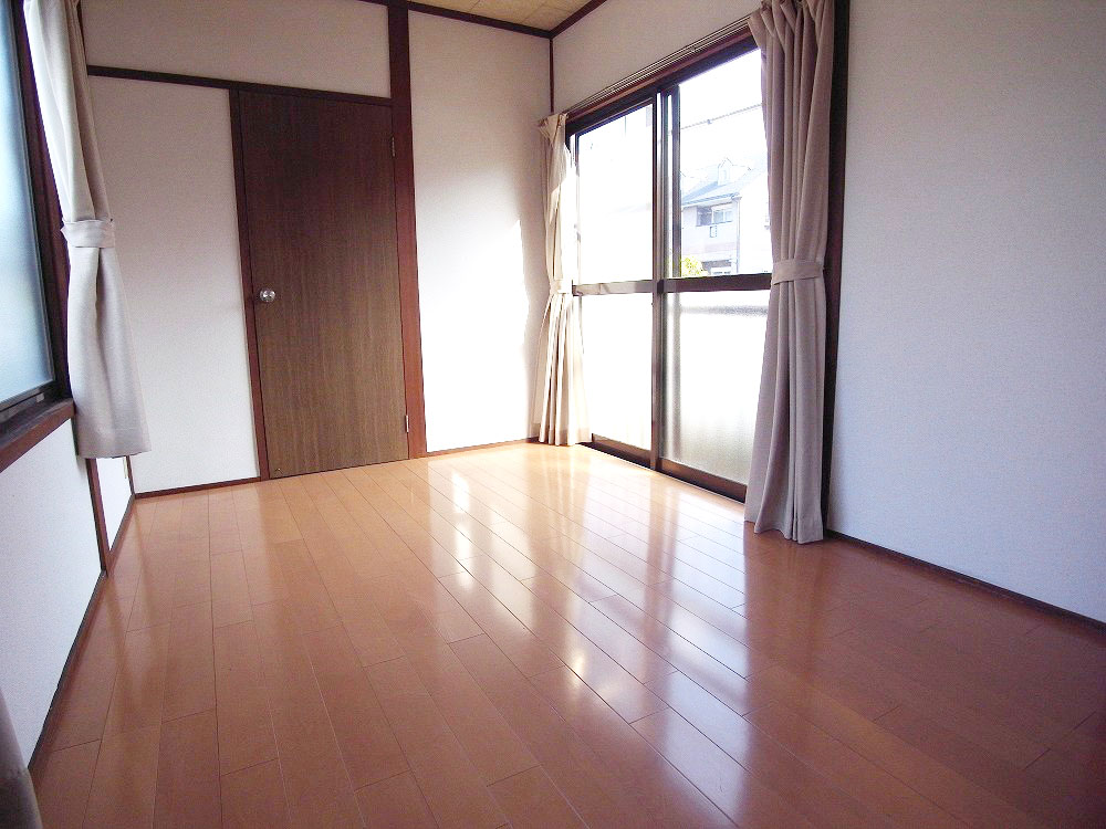 Living and room. Reform the Japanese-style room → Western