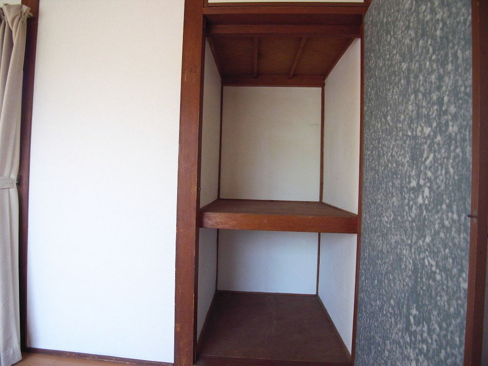 Receipt. Upper closet with storage space