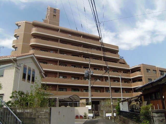 Building appearance. The building is behind the appearance