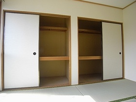 Living and room.  ◆ Of large capacity closet ◆