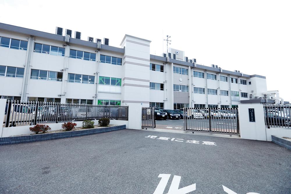 Primary school. Ōnojō stand Onohigashi to elementary school 840m