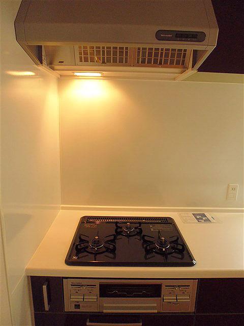 Kitchen. Three-necked gas stove