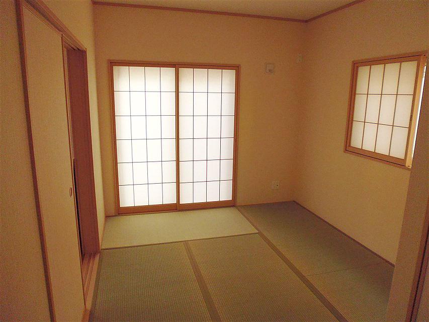 Non-living room. Brightness over have Japanese-style room