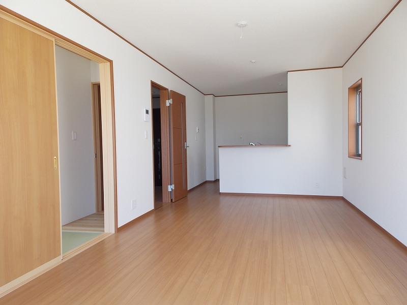 Same specifications photos (living). Since the portrait is a living, Has become a place such as a dining table and sofa and easy floor plan image (^ o ^)