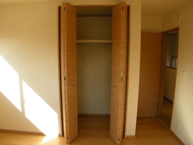 Same specifications photos (Other introspection). Same specifications Closet construction cases
