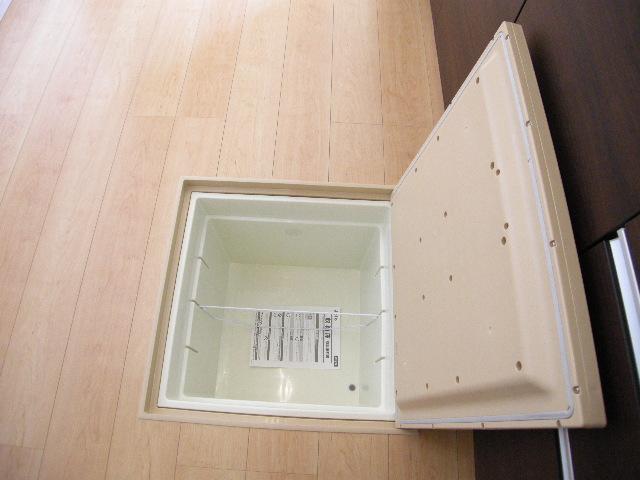 Same specifications photos (Other introspection). Same specifications Underfloor Storage construction cases