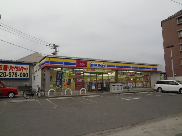 Convenience store. MINISTOP Onojo Yamada store up (convenience store) 500m